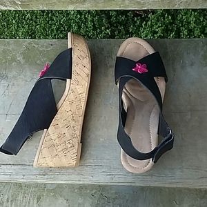 CLaundry wedges